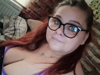 Alter: 54 / Krebs - Alter: 164 / mollig - Geschlecht: weiblich - Ausrichtung: heterosexuell - Haare: blond / sehr lang - Piercing: keins - bewebmaster-Alter: DD - Hautfarbe: weiss - Augen: blau - Rasur: vollrasiert